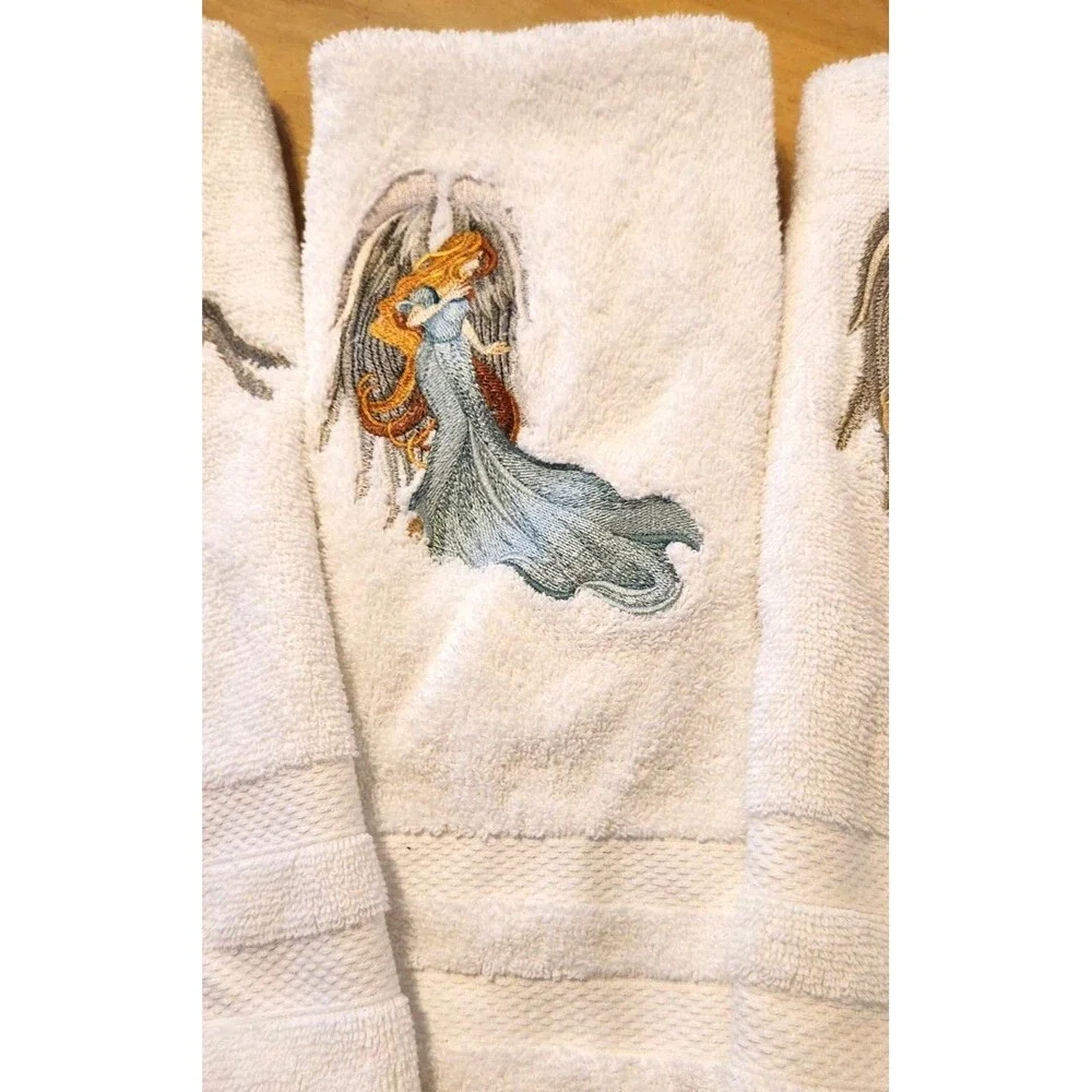 Vintage Christmas Hand Towels Set of 3 Applique Embroidered Holiday Guest Towels